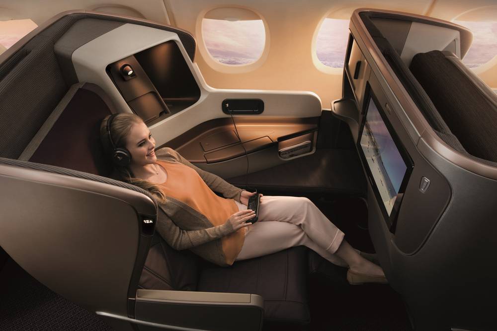 Singapore Airlines business class dining service